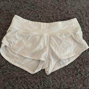 Lululemon low rise hotty hot shorts